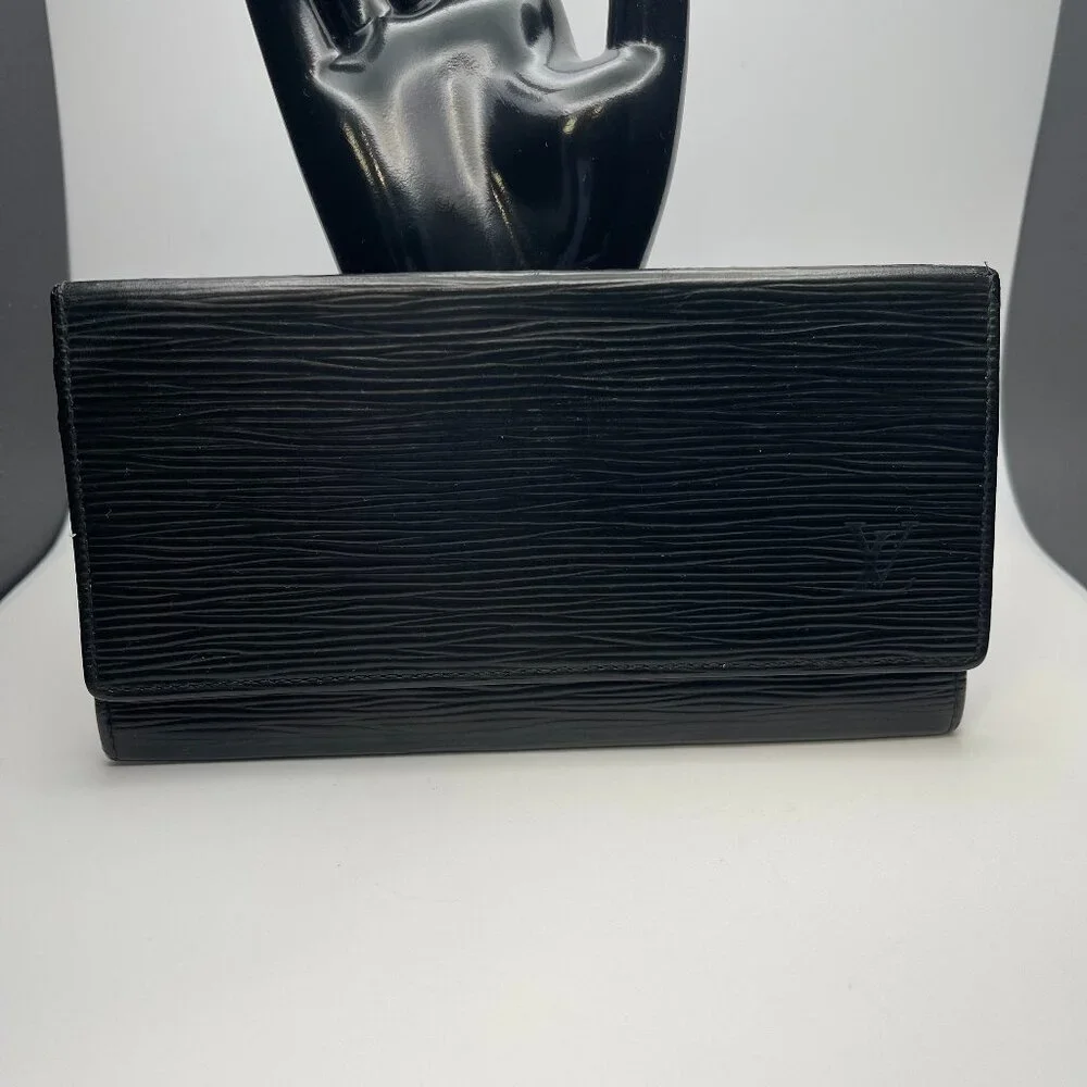 Louis Vuitton Vintage Black Epi Leather Long Wallet, Unisex - Preowned